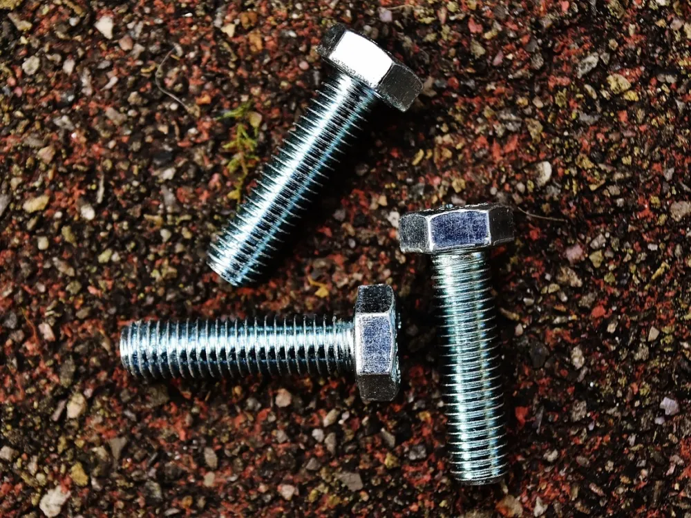 Galvanized vs. Stainless Steel Bolts: Choosing the Right Option
